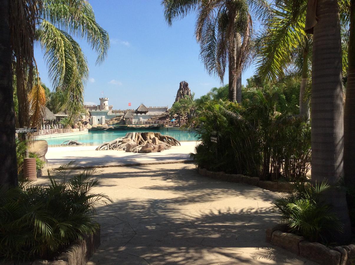Hotel Y Parque Acuatico La Caldera Abasolo Ngoại thất bức ảnh
