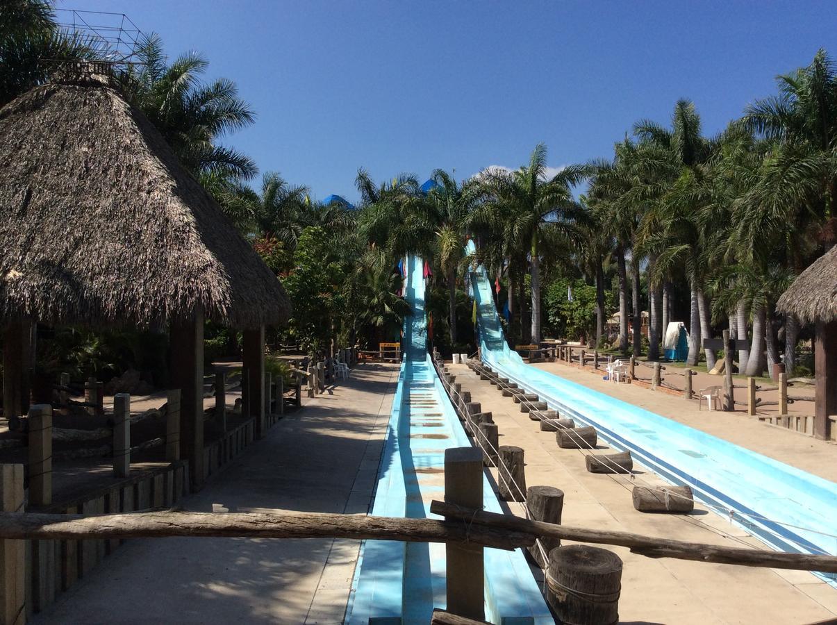 Hotel Y Parque Acuatico La Caldera Abasolo Ngoại thất bức ảnh